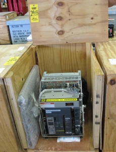 BREAKER, CIRCUIT, 600 FRAME AMP RATING, MASTERPACT NT 08N1 KIND, 3 POLE, 480 VOLT RATING SQUARE D DIRECT REPLACEMENT FOR 1E ABB K-600S INCLUDES ONE NEW 18" DOOR, MOUNTS USING EXISTING HINGES > CONTINUOUS CURRENT: 600A > INTERRUPTING RATING: 30KA @ 535 VAC > 125VDC OPERATED > MICROLOGIC TRIP UNIT 5.0A > 250A SENSOR > 250A SENSOR PLUG > 18" DOOR, PART # NLI-NT08N1-LISB8-EODC-SR-001 (W-44) LOADING & HANDLING FEE $15-